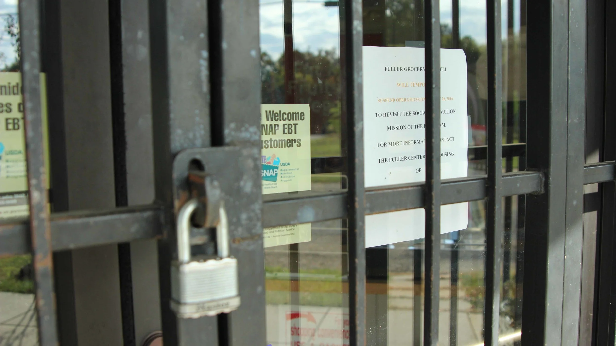The front door of the closed Fuller Center Grocery and Deli. (Photo from Re-Form Shreveport facebook page )