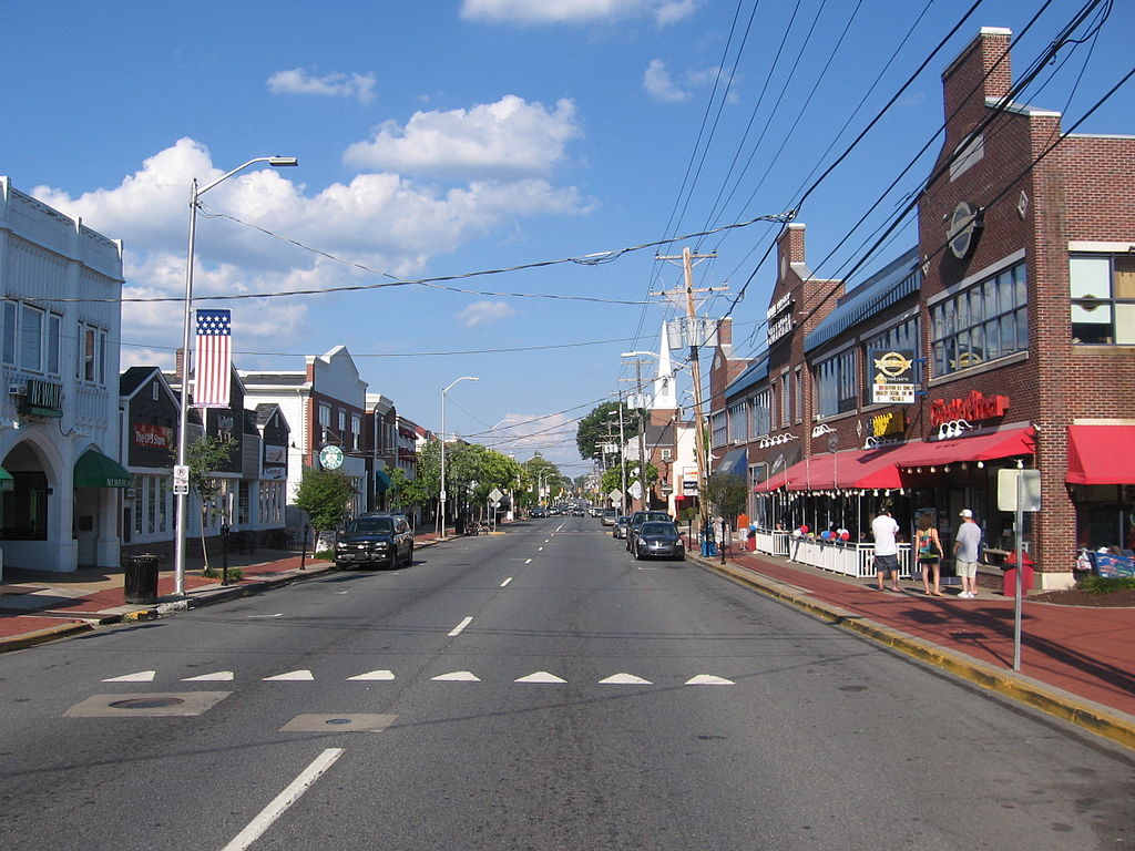 Main Street, Newark, DE (Image from Wikimedia )