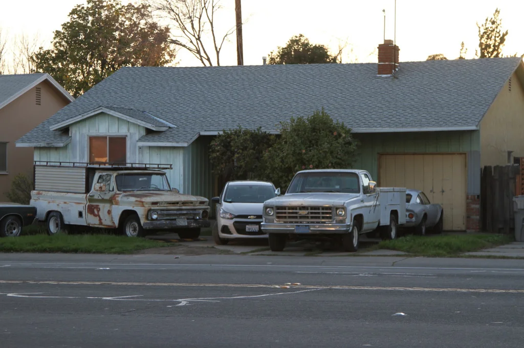 25trucksparkedoutfront.jpg