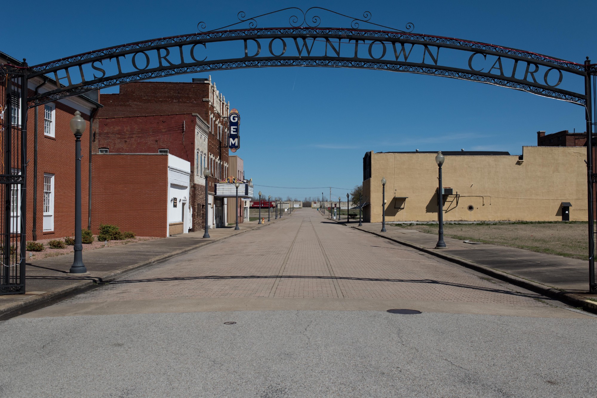 Photo by Chris Arnade in a great Medium piece on Cairo, Illinois .