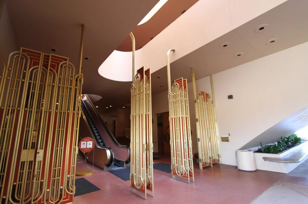 7escalators.jpg