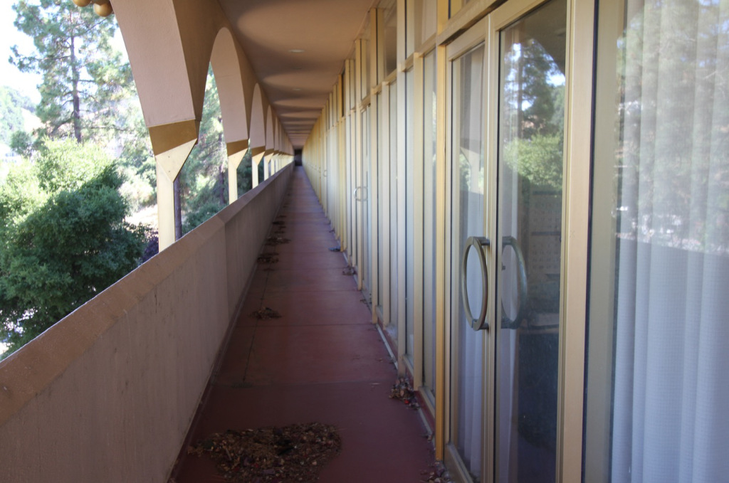 21outdoor hallway.jpg