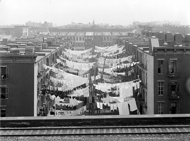 Tenement apartments in New York City, circa 1900. (Source: Detroit Publishing Co )