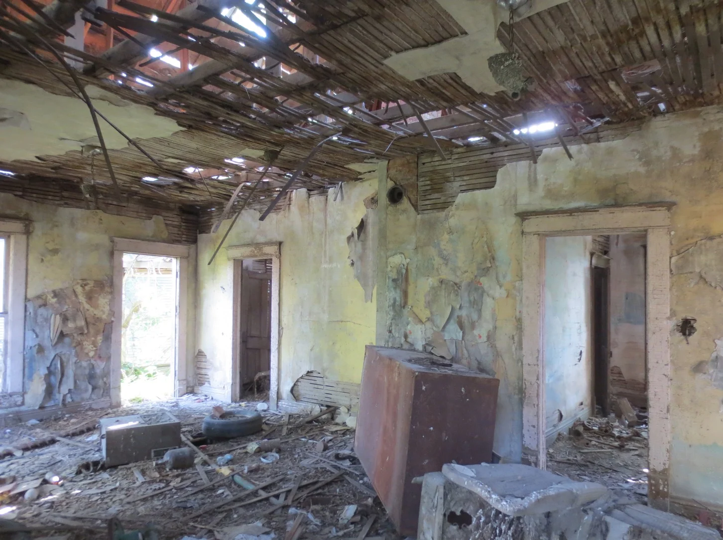 8interior.jpg
