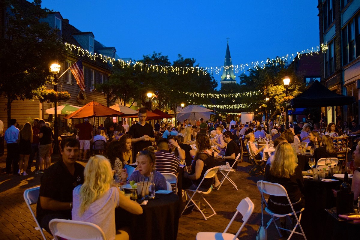 3. Dining Under the Stars.jpg