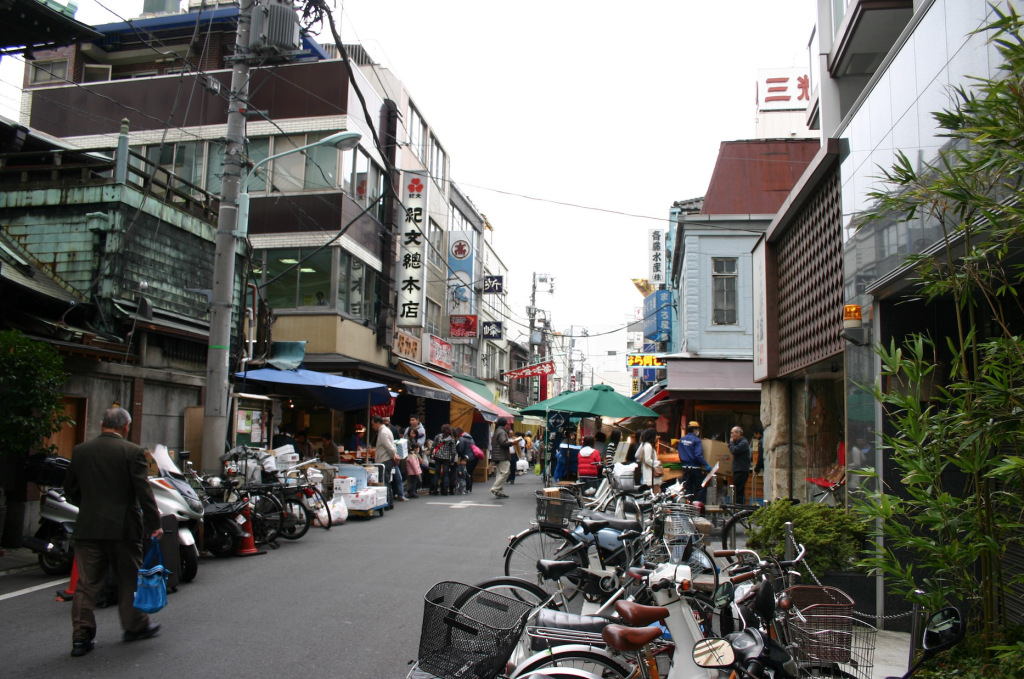 Living in a popular, dense urban neighborhood isn't so expensive compared to suburban living when you factor in savings on home maintenance, utilities and transportation. (Source: Johnny Sanphillippo)