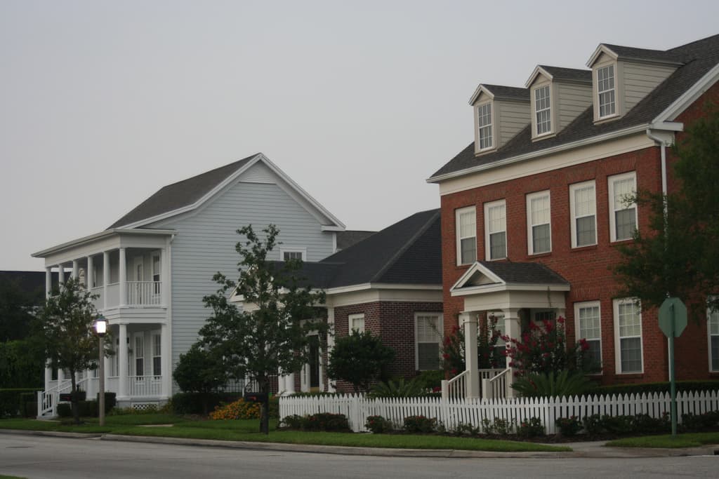 Homes in Celebration, FL (Source: Cavalier92 )