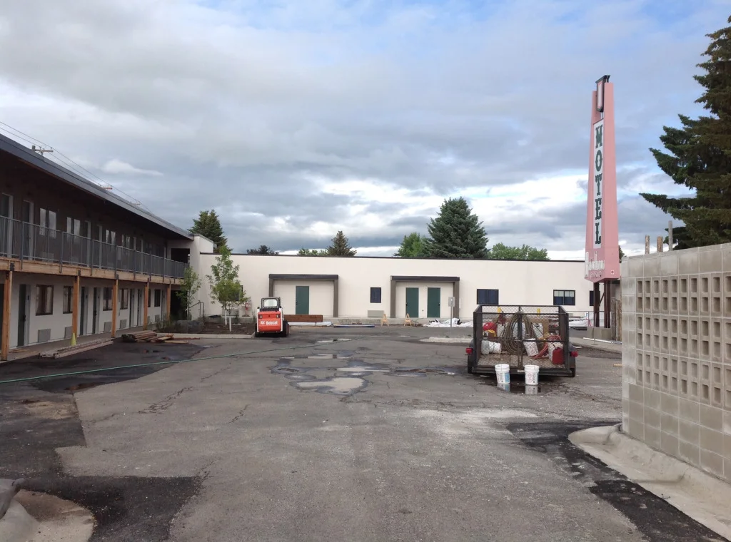 54vacant-motel.jpg