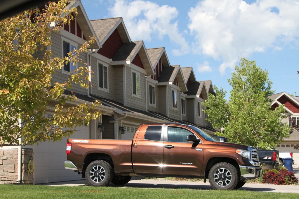 70townhomes-truck.jpg
