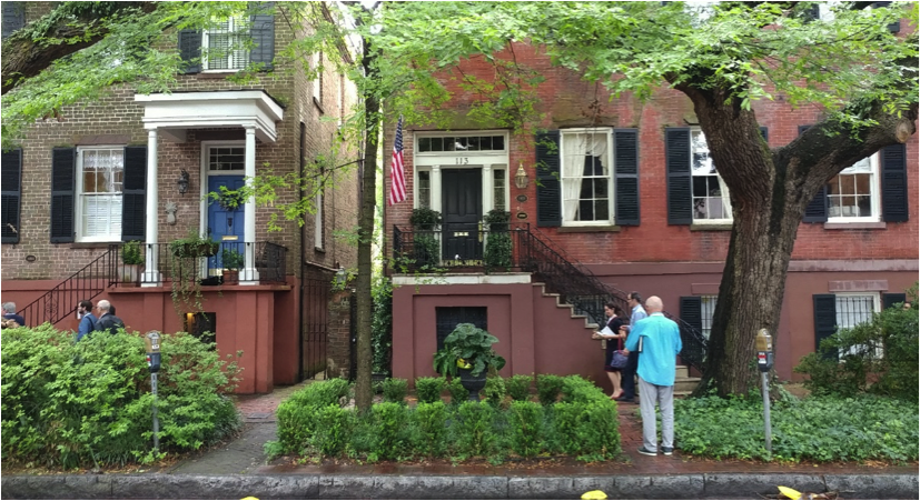  Optional gardens in front of homes provide a beautiful transition from the roadway to the sidewalk, as well as a buffer for pedestrians. 