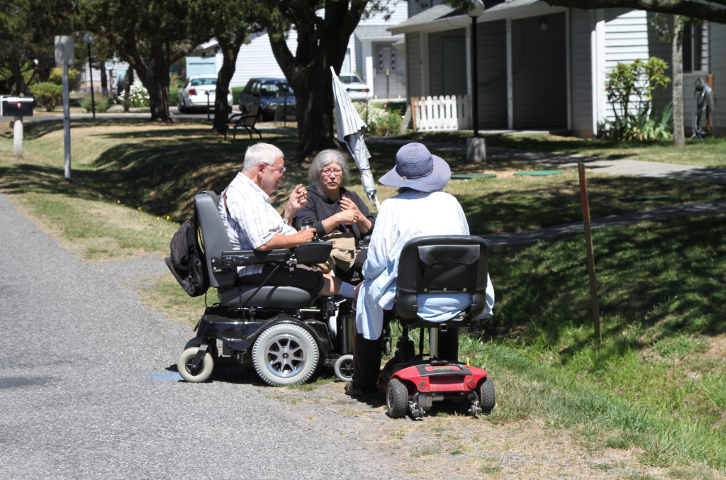 6people-wheelchairs-chatting.jpg