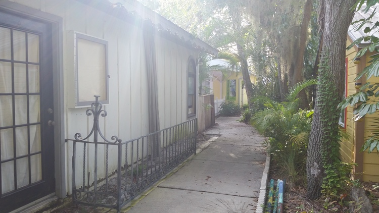 One of my favorite "secret passages" I've found walking around Sarasota. (Photo: Daniel Herriges)