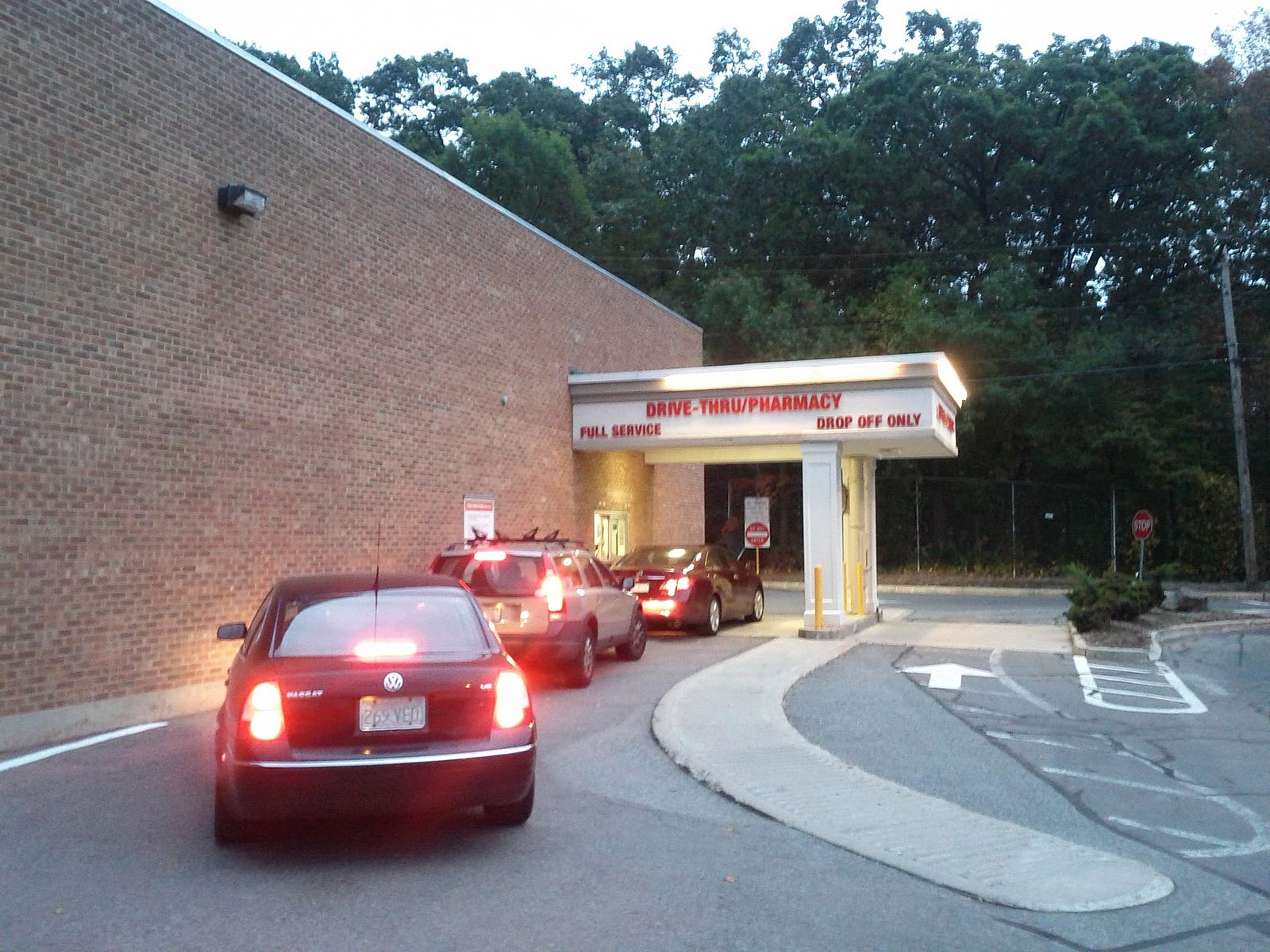 Drive-throughs are terrible for walkability, but chain retailers like Walgreens and CVS often insist on them, because they know their customers drive. (Photo: Wikimedia Commons)