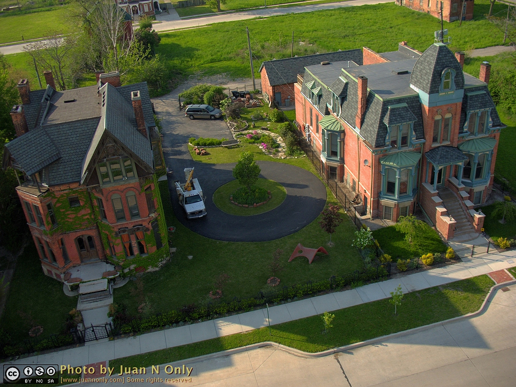 Detroit, MI. Source: Juan N Only via Flickr .