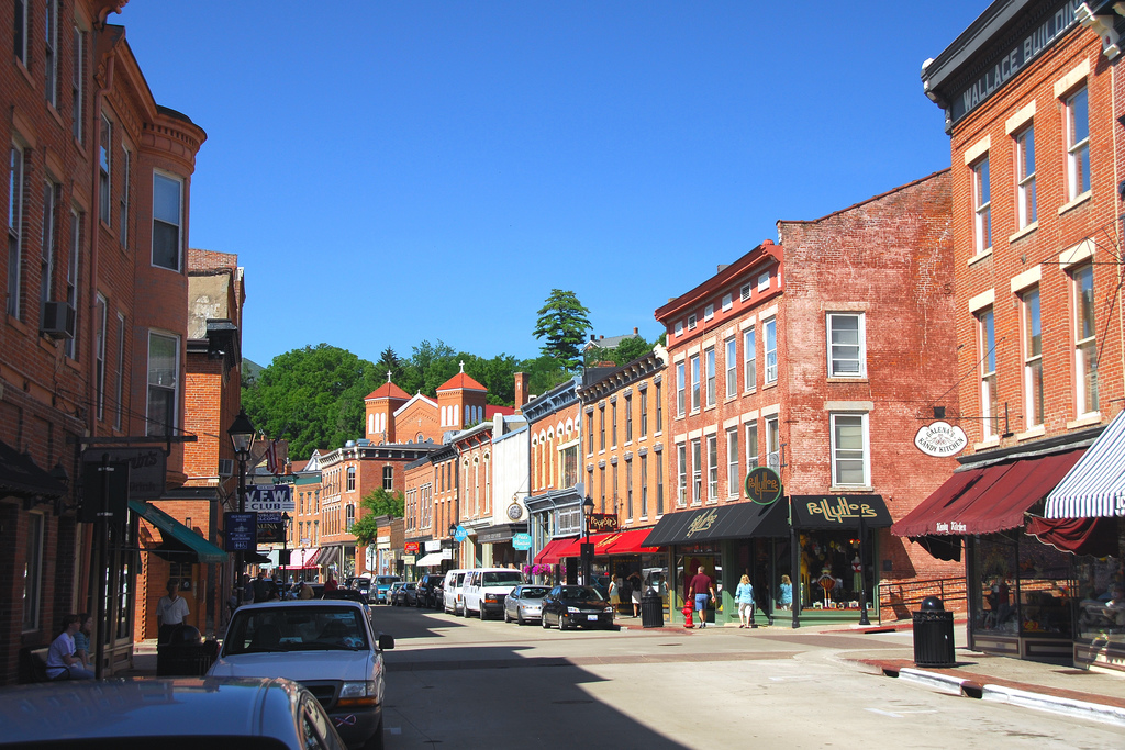 Traditional development in Galena, Illinois (Source: Wikimedia Commons)