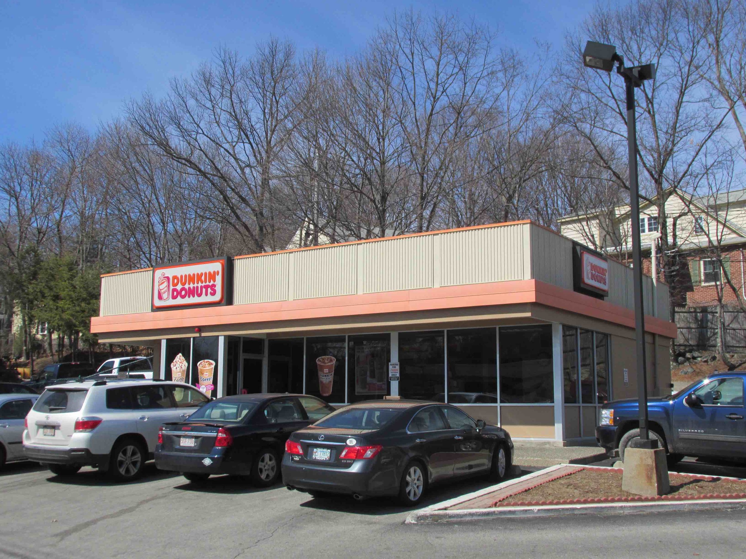 Dunkin can afford the parking lot. Can a mom-and-pop shop? (Image: Wikimedia Commons)
