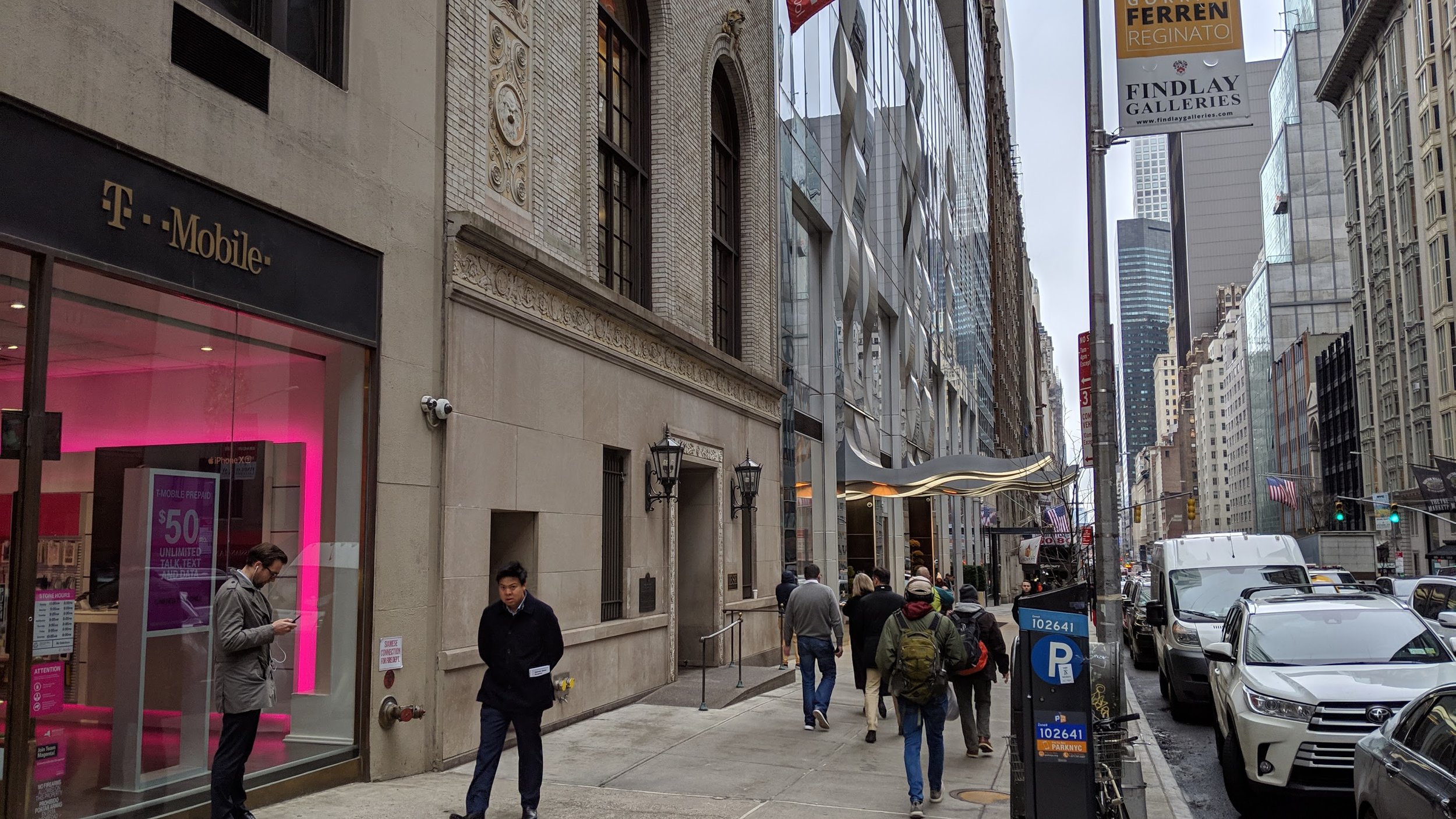 This is what one of the tallest buildings in New York City looks like next to a humbler mid-rise building.