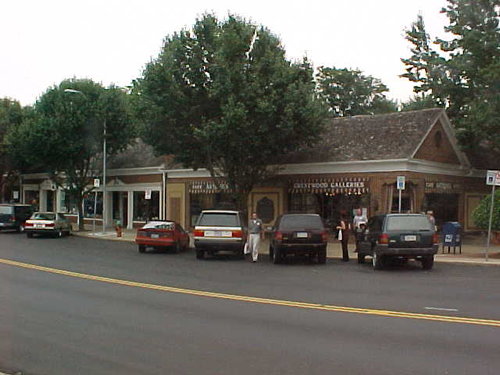  One-story urban retail streets 