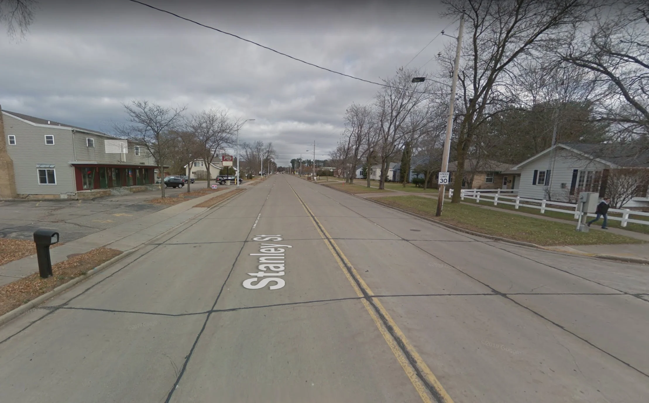The existing 4-lane layout of Stanley Street (Source: Google Maps)