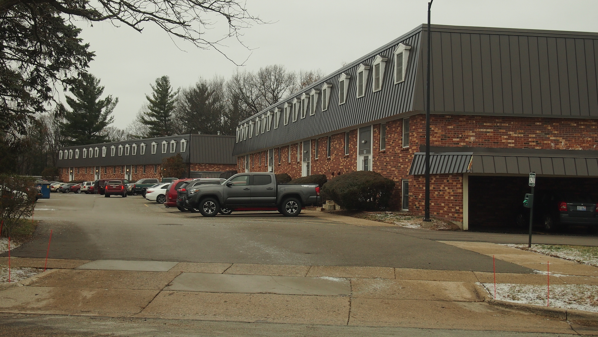 Large apartment complex, Grand Rapids, MI