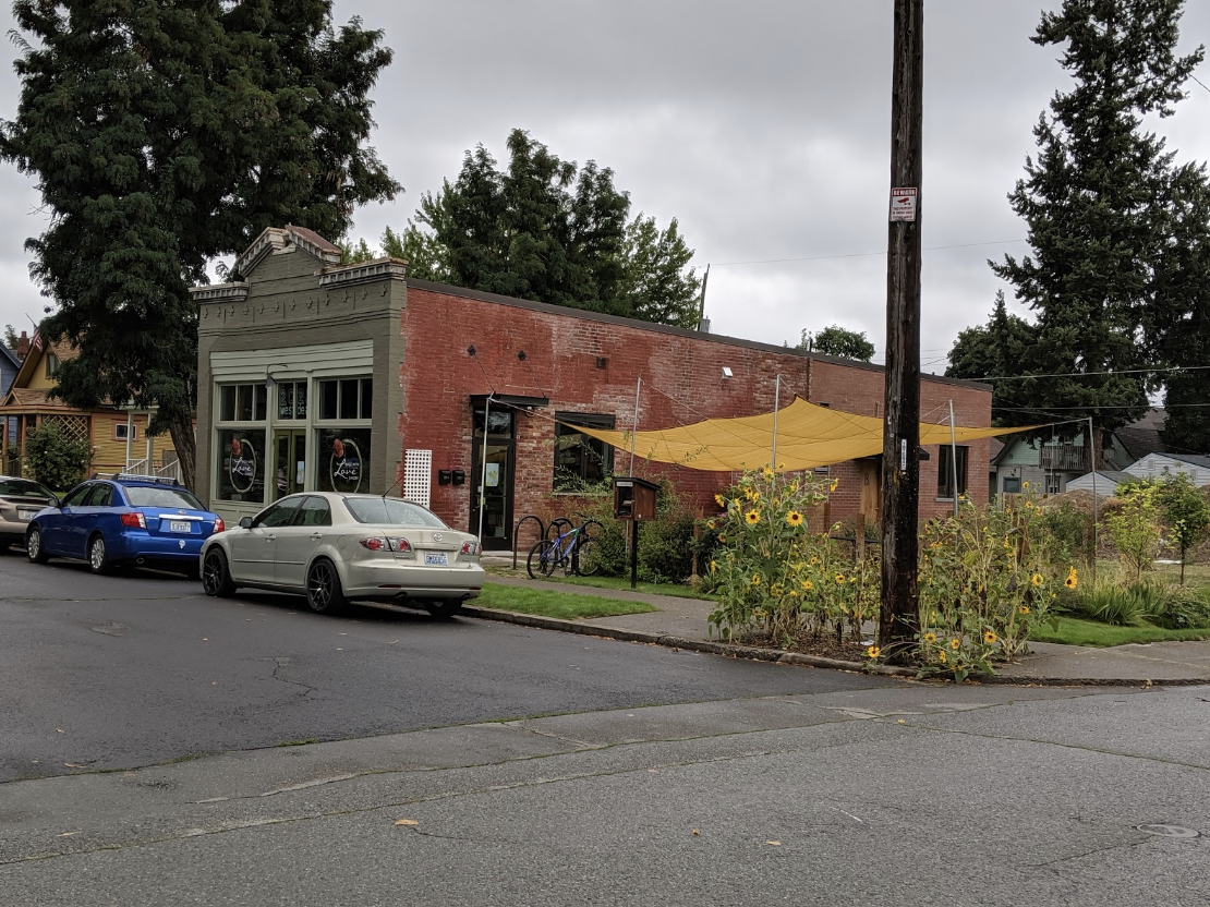 The Ruin and the Mansion