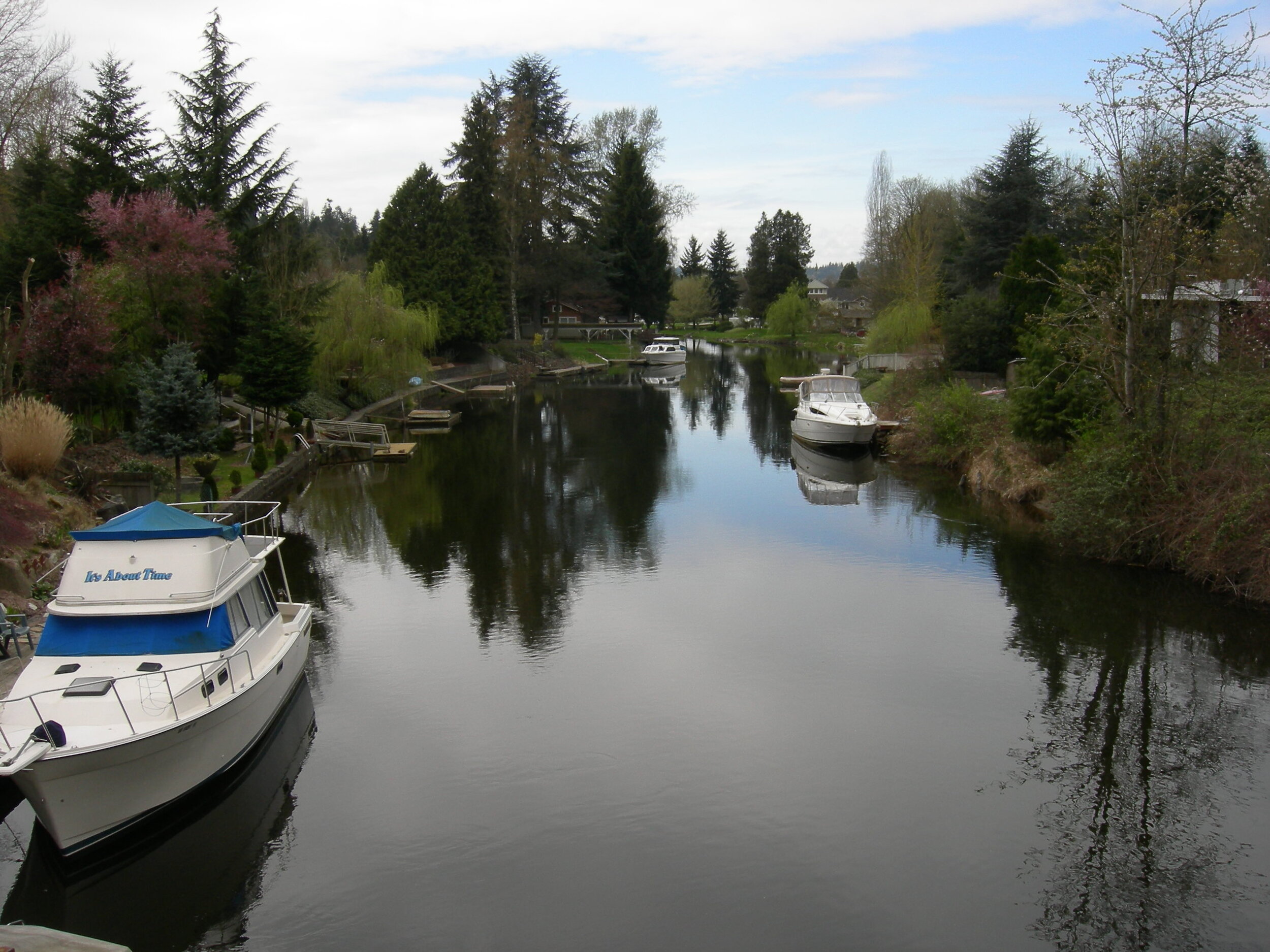 Sammamish River in Kenmore. Source: Wikimedia Commons