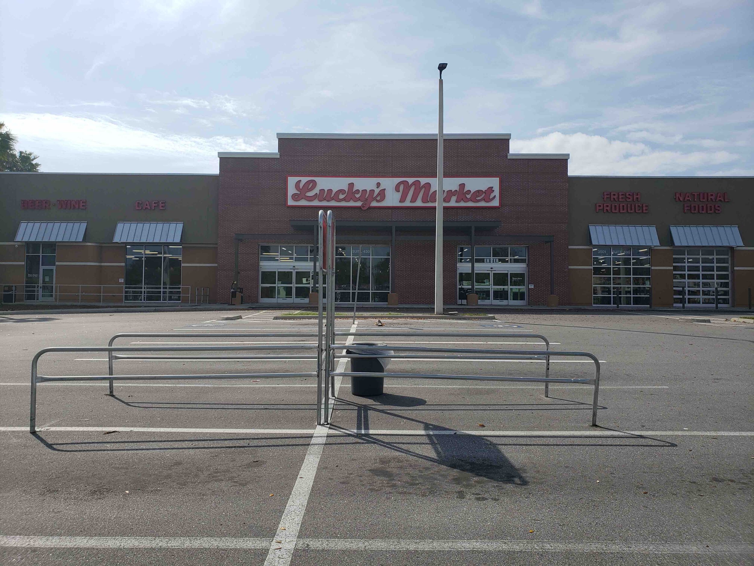  This grocery store recently closed up shop, leaving one of the anchor tenants (the other is Macy’s) missing. 