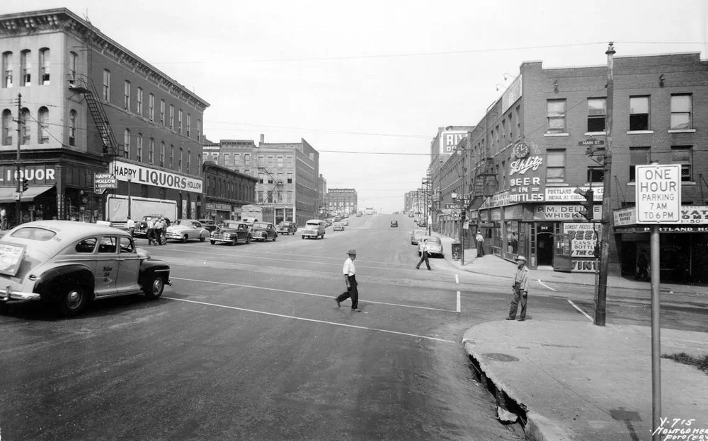 The area that would be destroyed for the 6th Street Expressway, photographed in 1949. Missouri Valley Special Collections, Kansas City Public Library