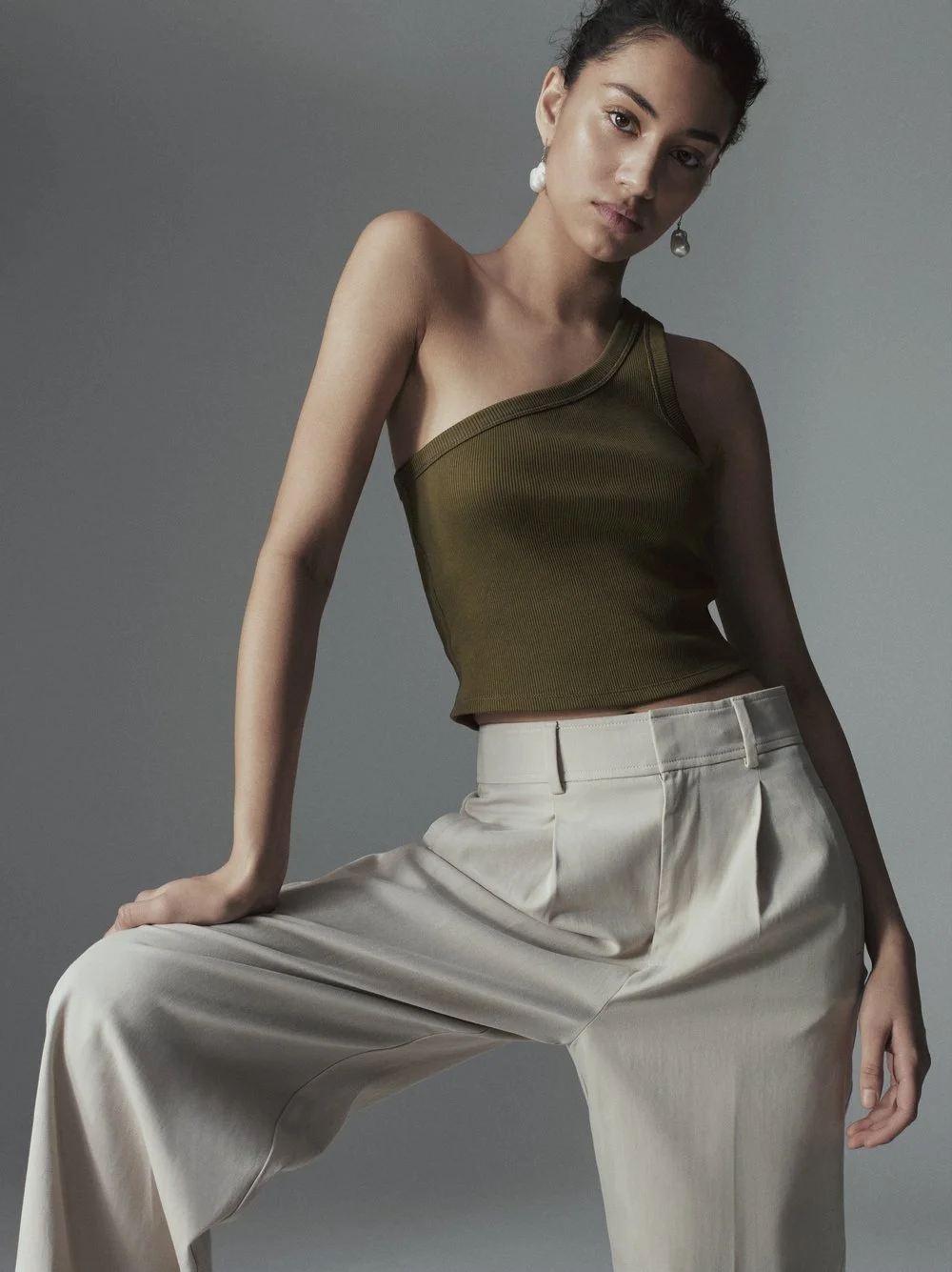 P910_JBR_Everlane_ModernEssentials_Shot_07_036_R1.jpg