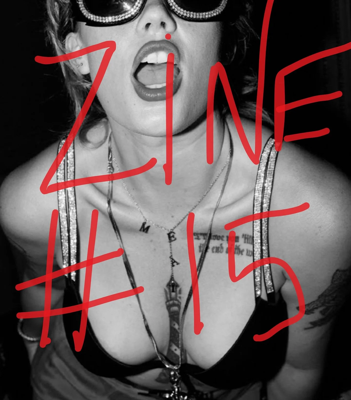Incoming Zine Issue # 15 💋 Who is ready for another sexy Saturday?!