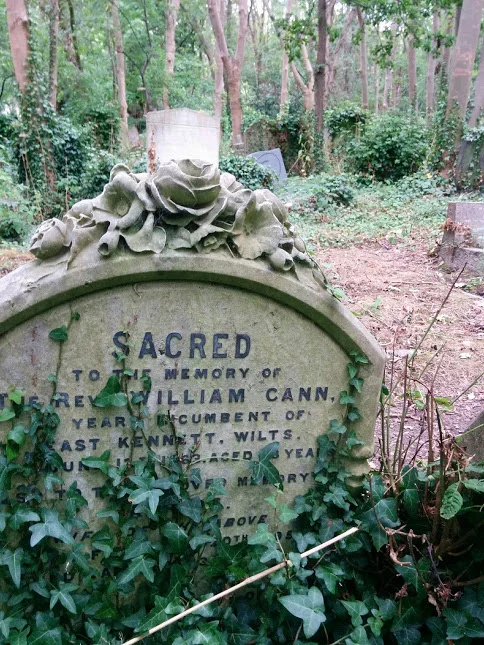 Sacred, Highgate Cemetry 2018