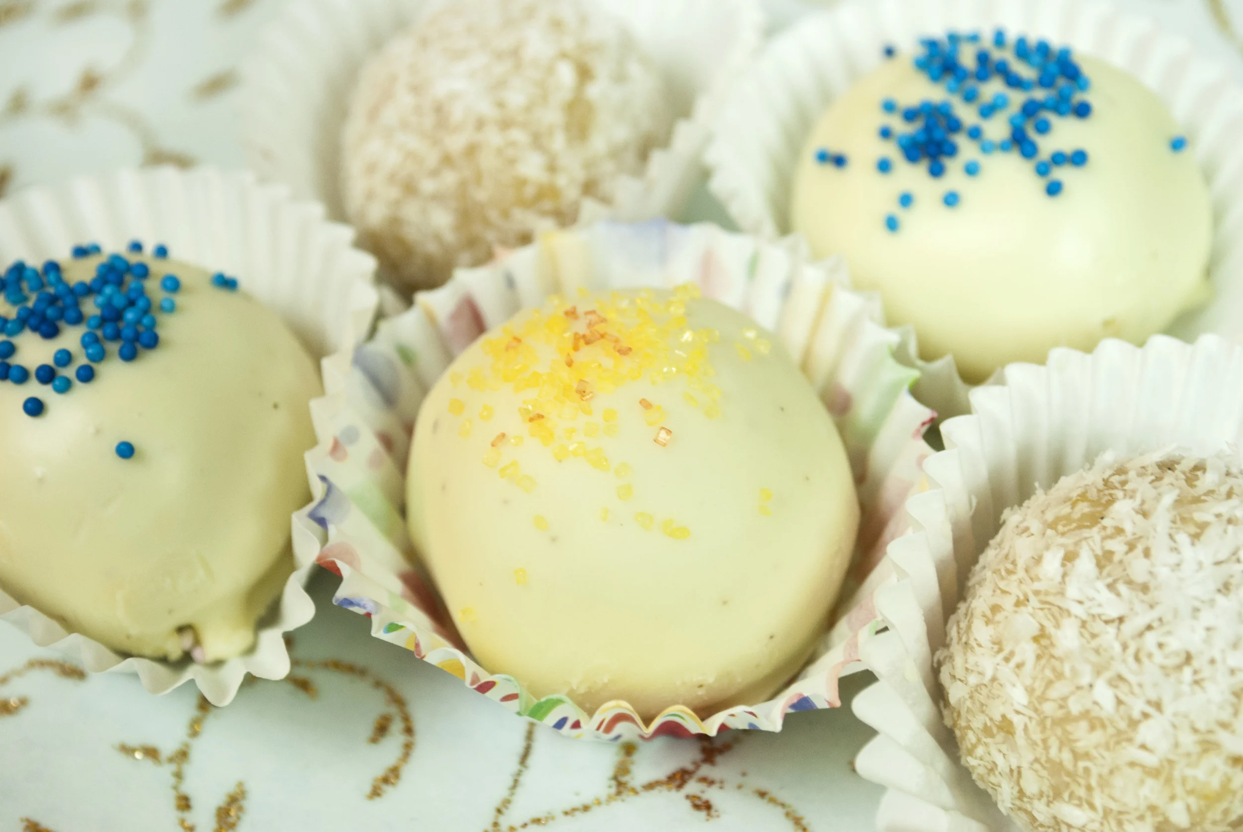 Hanukkah Sandwich Cookie Truffles