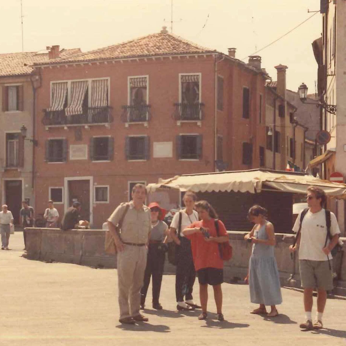 For #throwbackthursday, we&rsquo;re dipping into the Pratt in Venice archives from 1990! In the early days of Pratt in Venice, classes were offered in Drawing, Painting, and Art History, and courses that year were led by faculty Diana Gisolfi, Dimitr