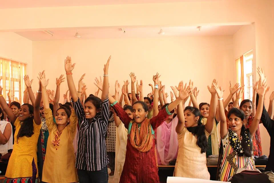 hands_pasand.jpg