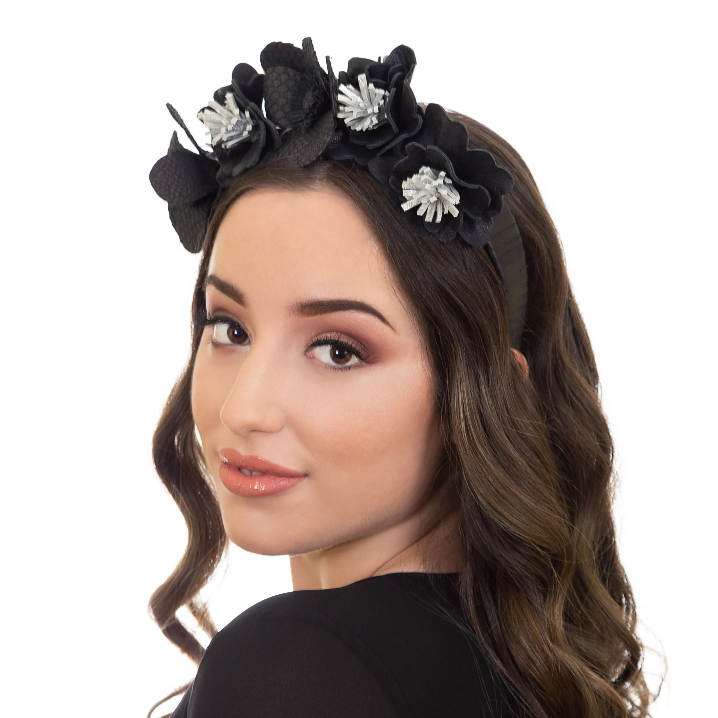 Black headpiece for Races