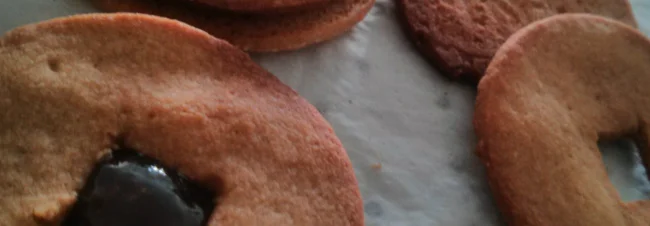 Linzer cookies