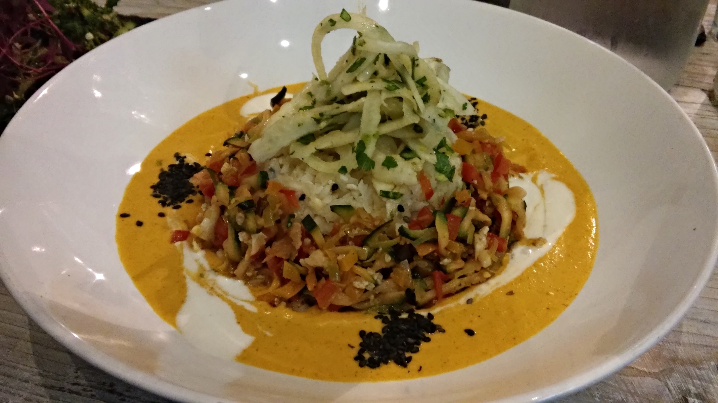 Thai Coconut Curry - Cauliflower, courgette, red pepper & leek marinated in a sweet chilli sauce, served with a coconut currym kohlrabi rice and pickled fennel