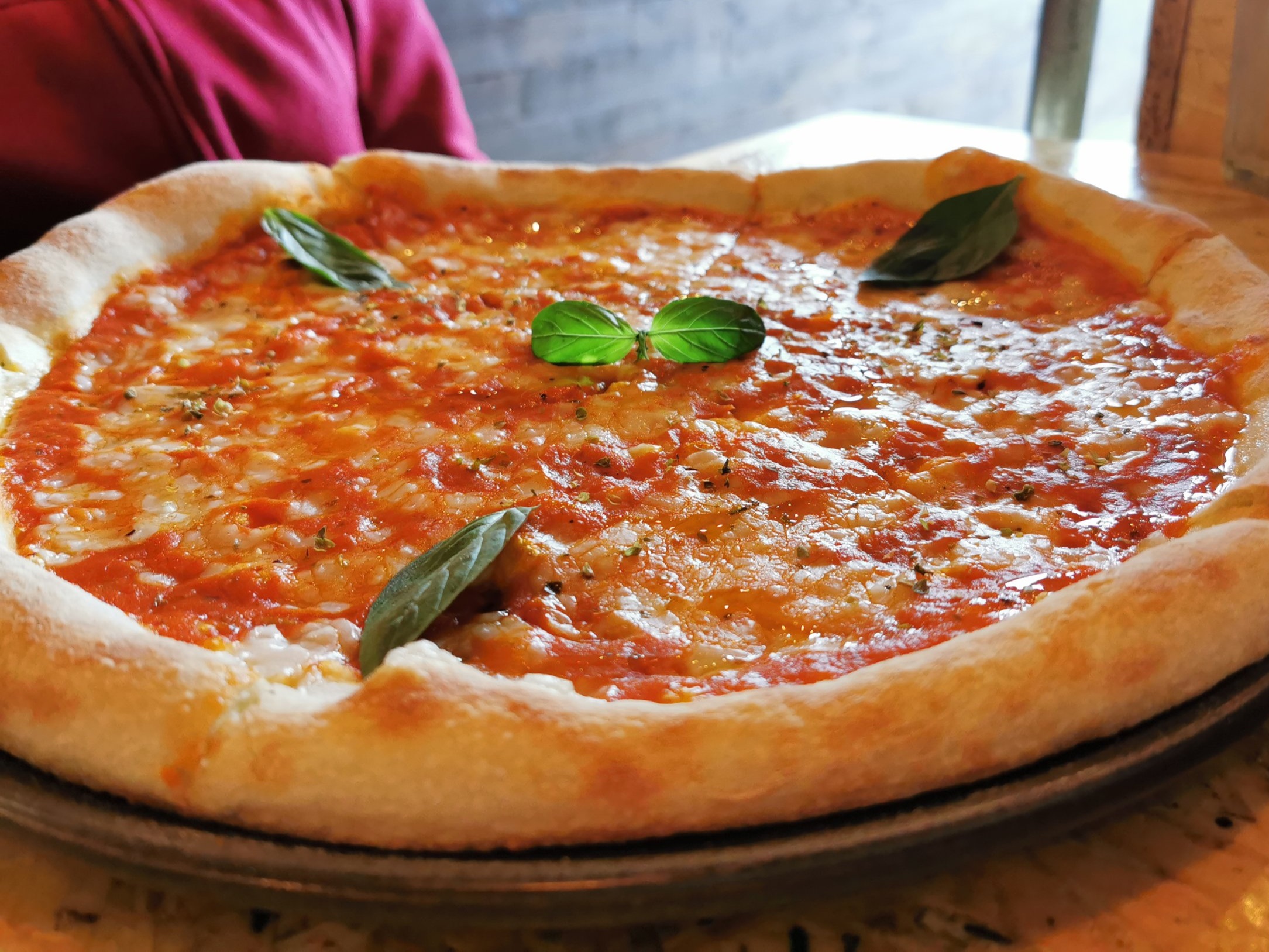 Vegan pizza at Two Peas Diner