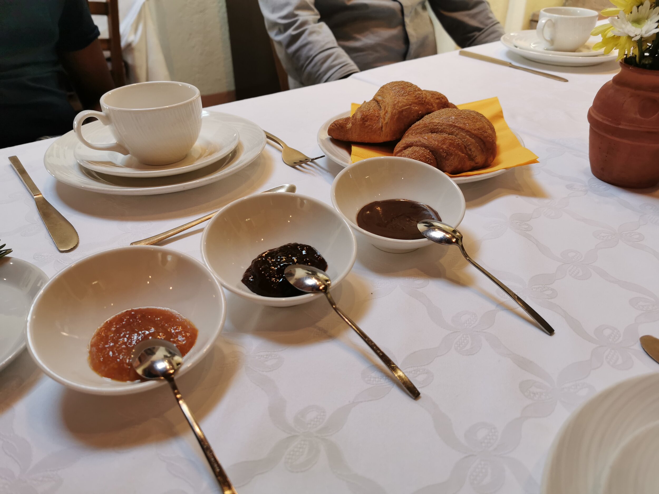 Vegan breakfast options at The Country House, Montali