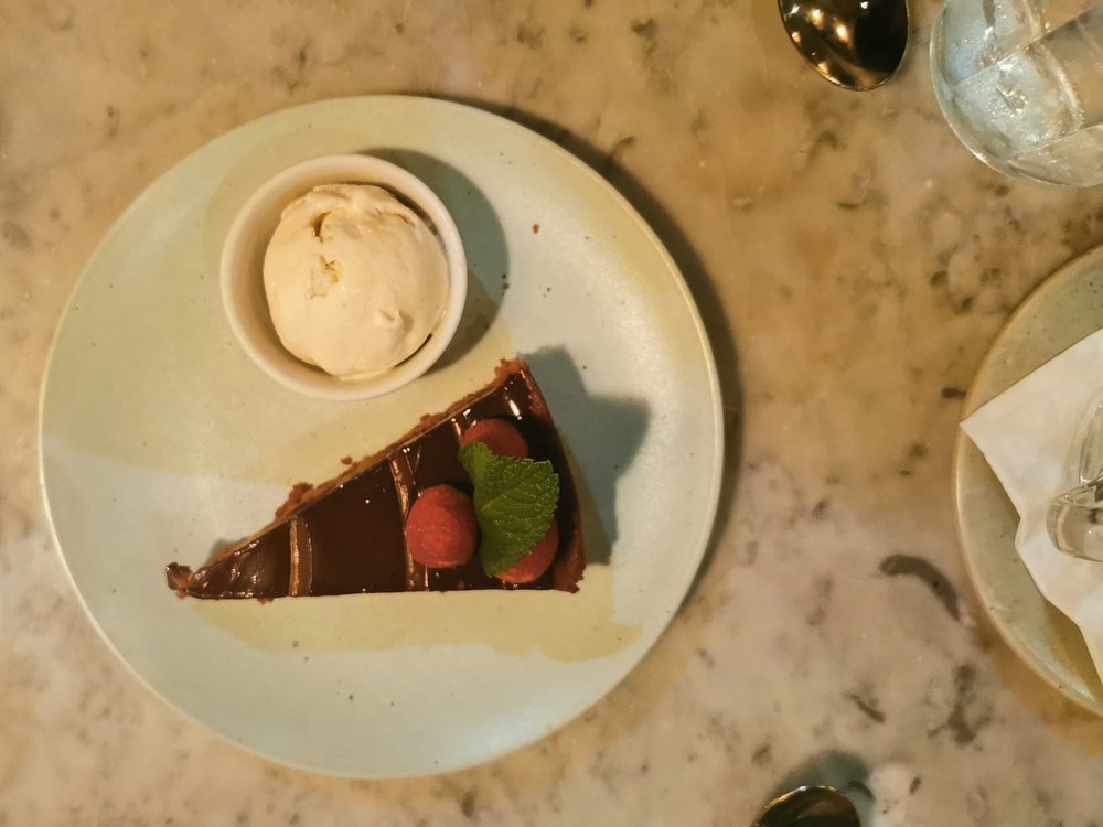 Cassio Lounge: Chocolate &amp; Raspberry Torte