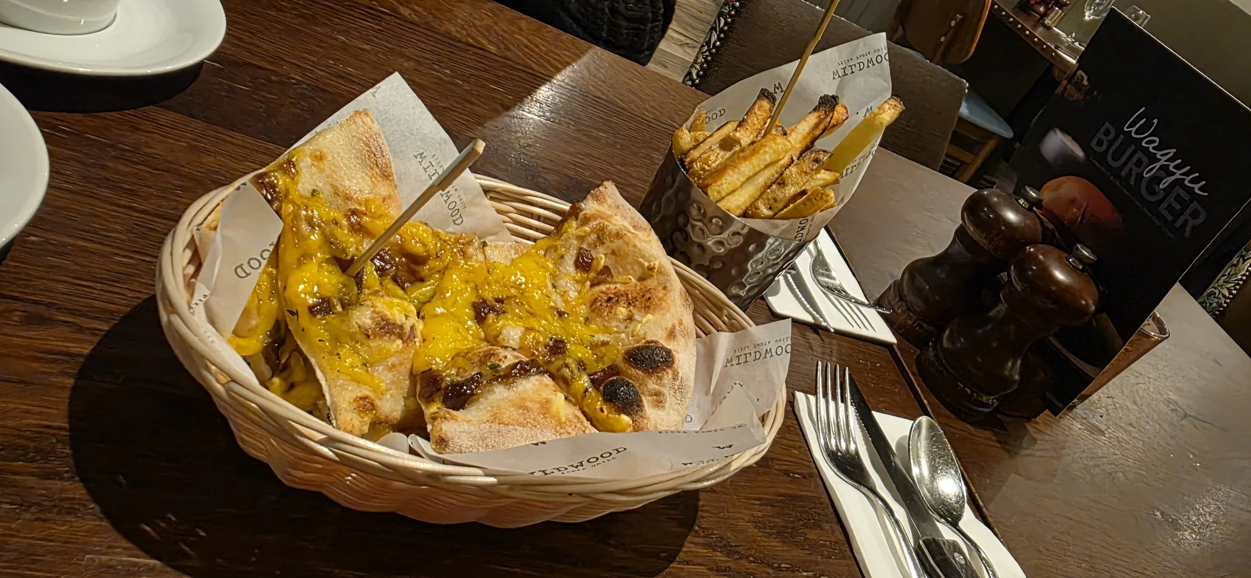 Mozzarella and caramelised onion garlic bread &amp; Fries