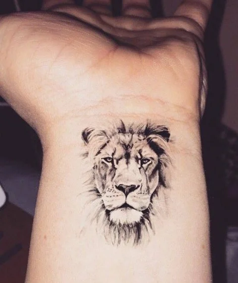 leo-wrist.jpg