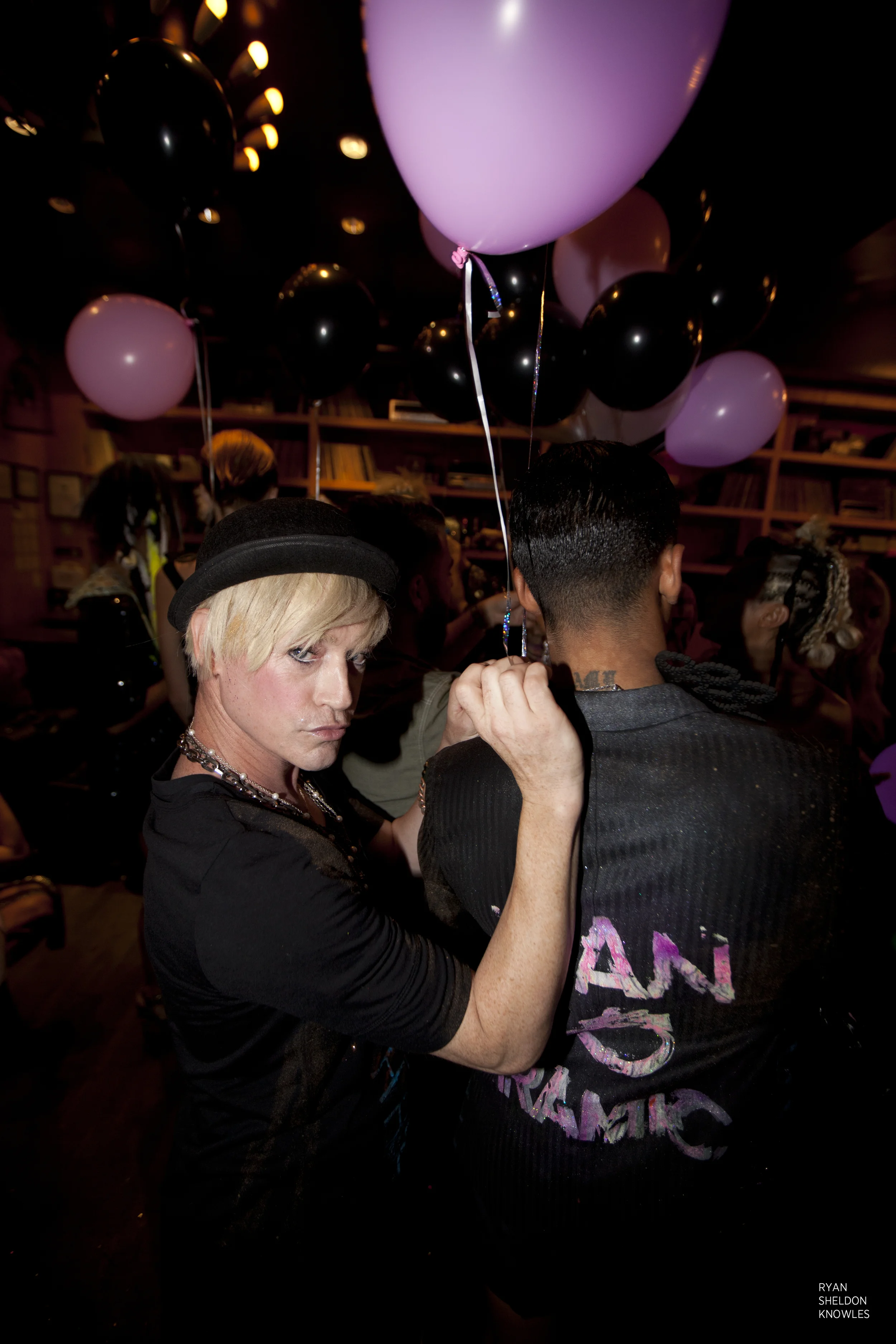 balloonNeckTie1.jpg