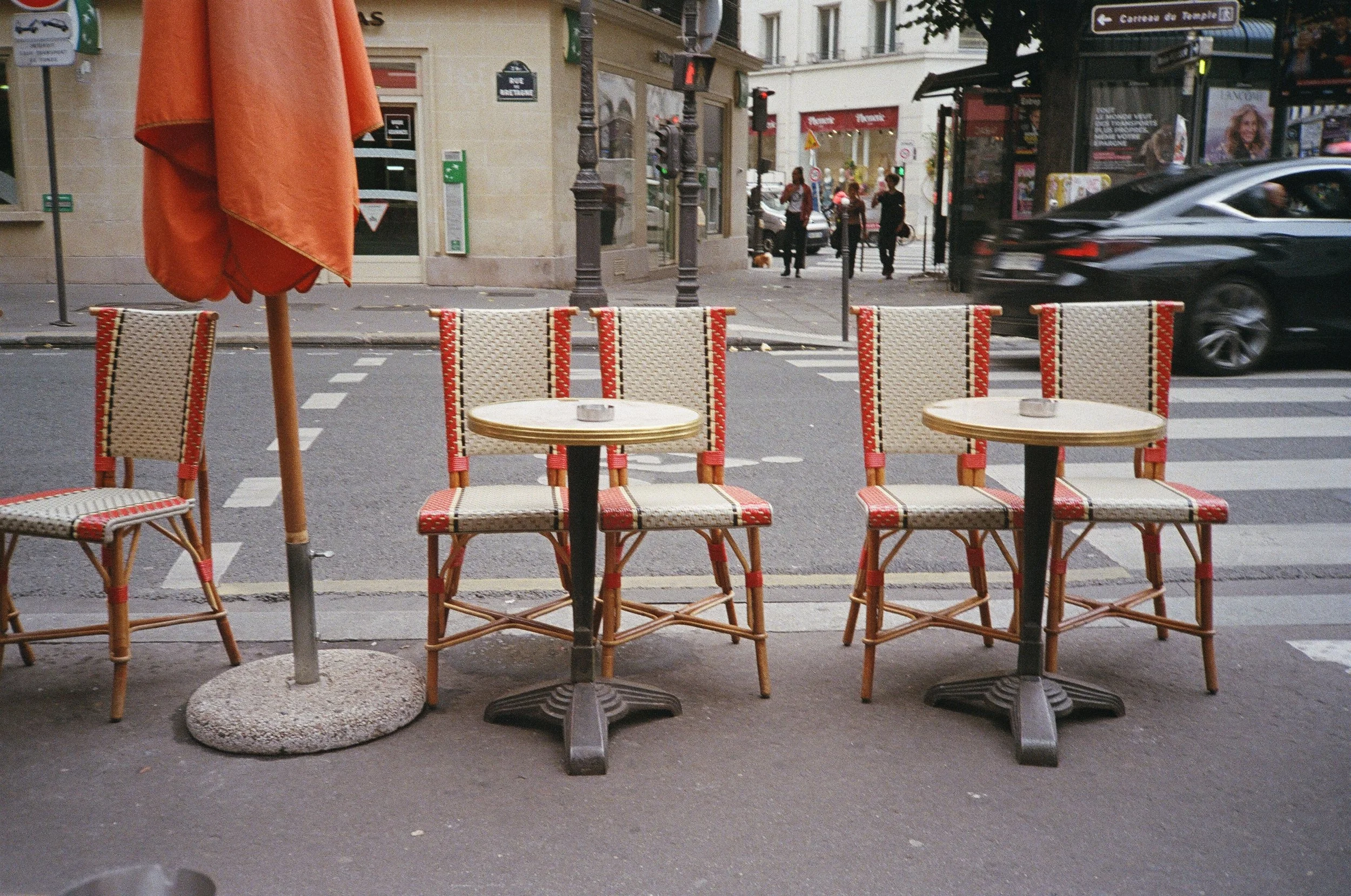 Danse des chaises.JPG