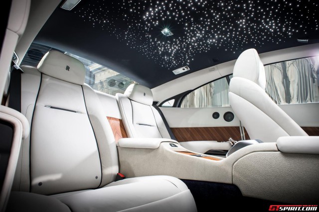 2014-Rolls-Royce-Wraith-Interior-by-Night-640x426.jpg
