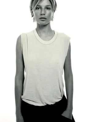*woman004.jpg
