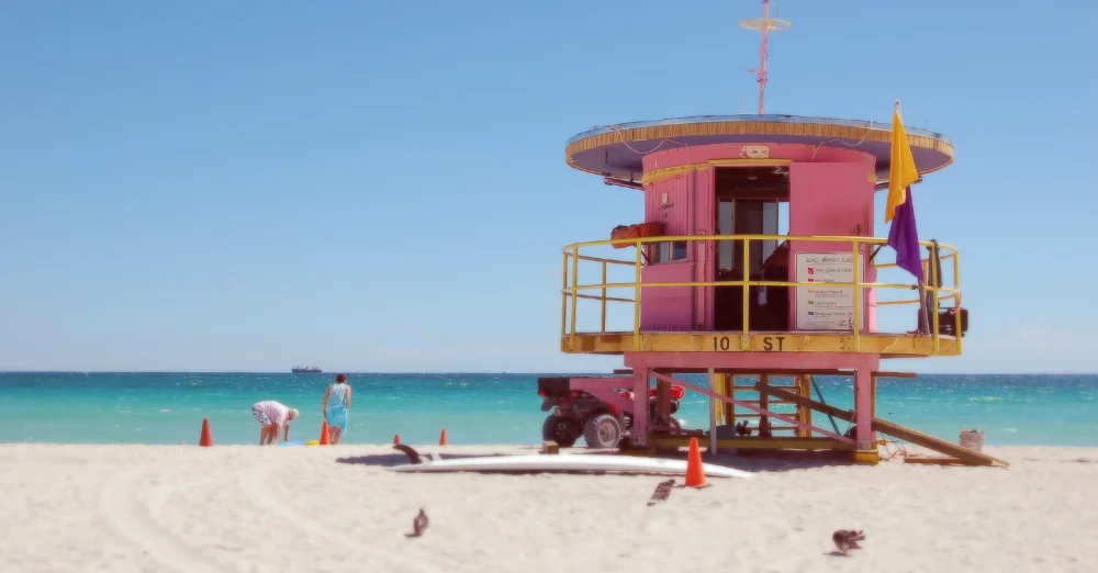 MOTLEY_MIAMI_lifeguard.jpg