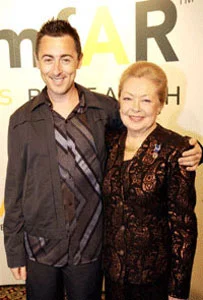 American Foundation for AIDS Research (amfAR)