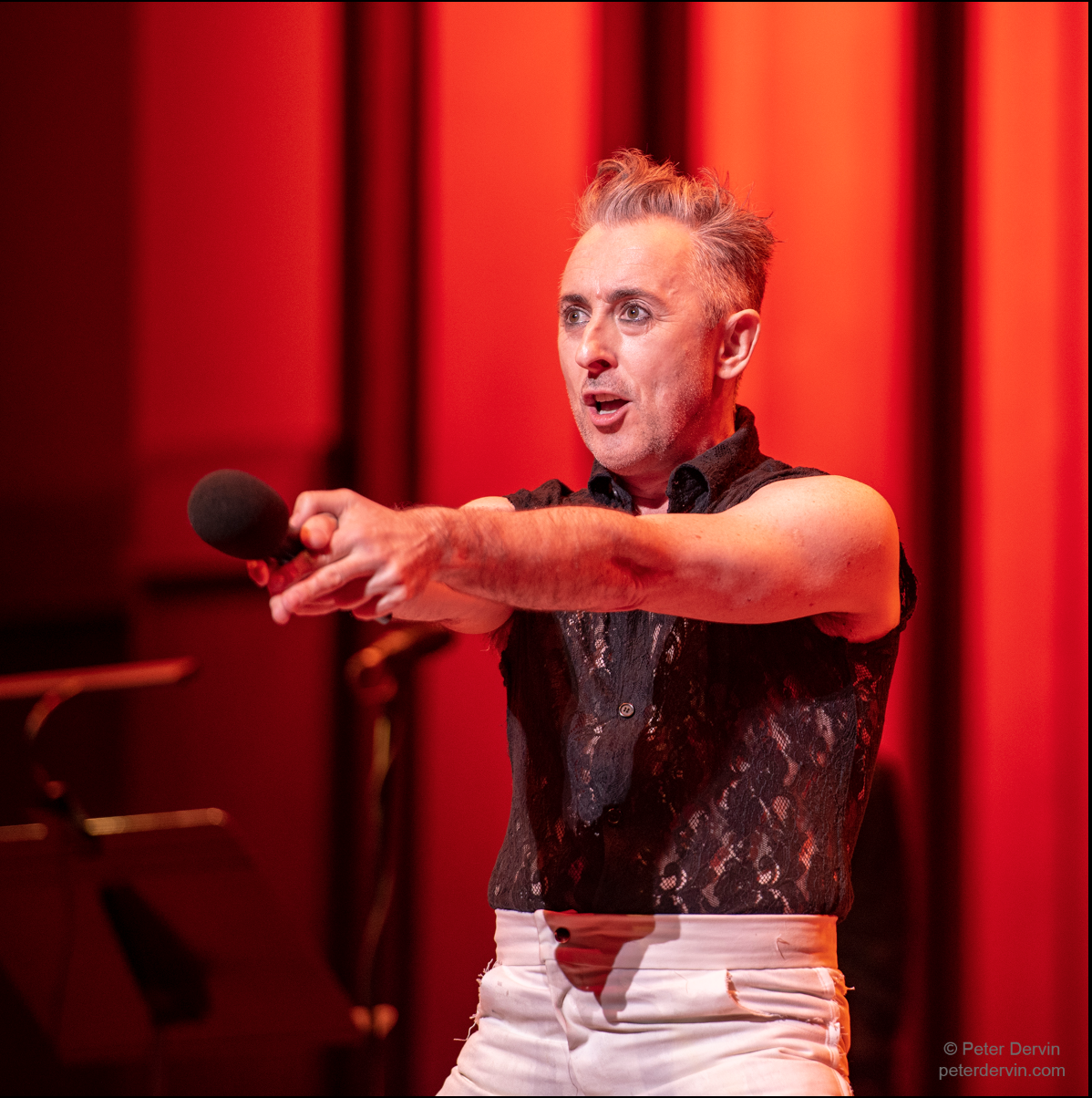ALAN CUMMING