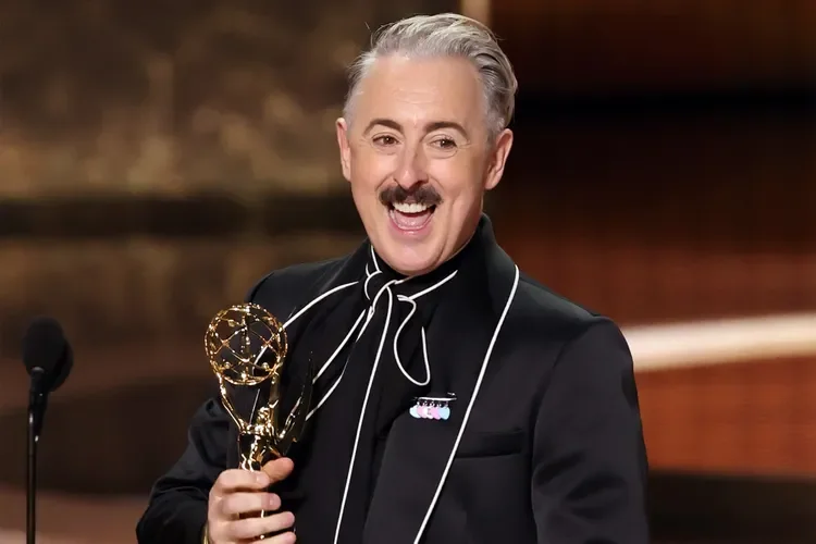 Alan-Cumming-2025-Emmys-091425-cc26b68093c246fdbeef02b20ac2d869.webp